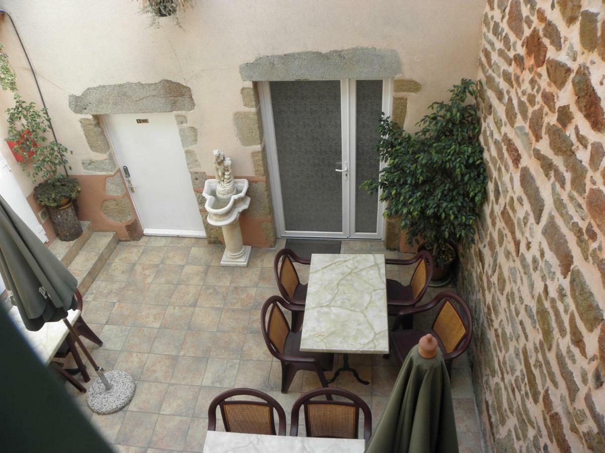 L'Ostalou Hotel Issoire Exterior photo